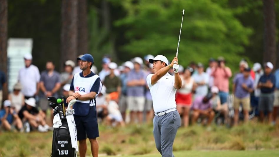 South Korean star Jooyung ‘Tom’ Kim (T9) in action on day two of the US Open at the Pinehurst Resort in North Carolina on Friday. Image courtesy Getty Images. South Korean star Jooyung ‘Tom’ Kim (T9) in action on day two of the US Open at the Pinehurst Resort in North Carolina on Friday. Image courtesy Getty Images.