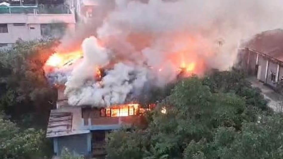 The blaze, which engulfed the former residence of a retired Indian Administrative Service (IAS) officer, took firefighters over an hour to control. The blaze, which engulfed the former residence of a retired Indian Administrative Service (IAS) officer, took firefighters over an hour to control.