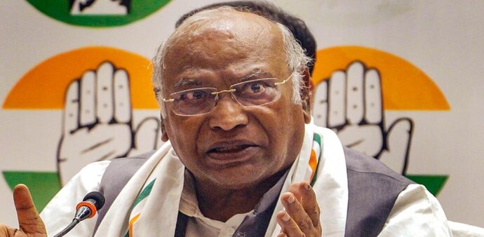 Congress President Mallikarjun Kharge calls the centre a 'paper leak government' Congress President Mallikarjun Kharge calls the centre a 'paper leak government'