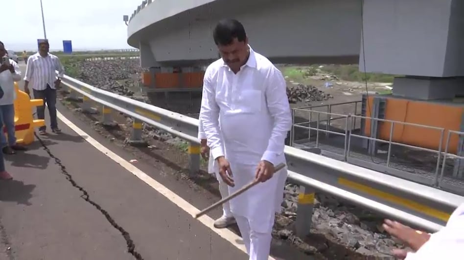 Maharashtra Congress chief Nana Patole showing the cracks that appeared on Atal Setu in Mumbai. (Screengrab) Maharashtra Congress chief Nana Patole showing the cracks that appeared on Atal Setu in Mumbai. (Screengrab)