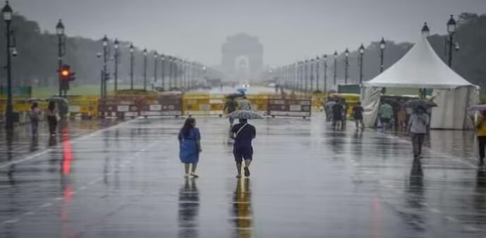 The capital and suburbs can expect some heavy showers during the weekend, the agency said. The capital and suburbs can expect some heavy showers during the weekend, the agency said.