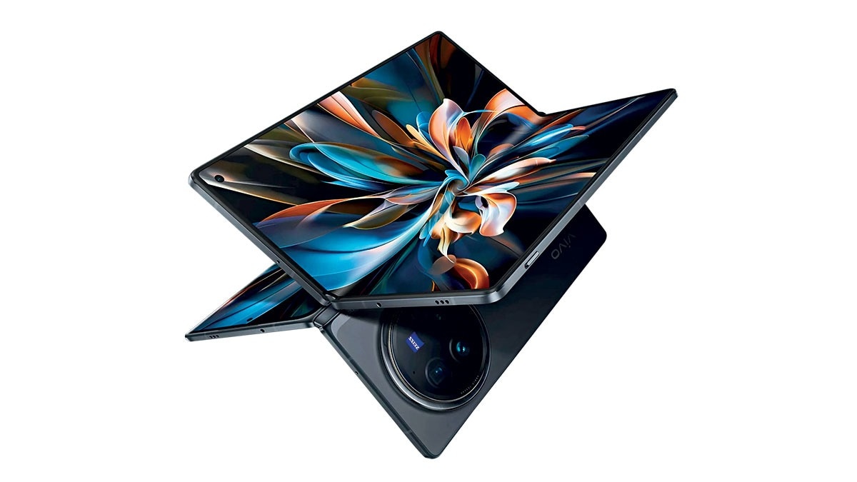 If you want a foldable phone that is also sleek but is packed with features, this is a good bet If you want a foldable phone that is also sleek but is packed with features, this is a good bet