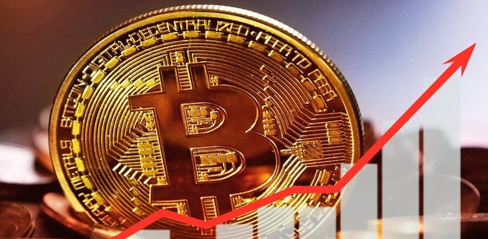 Bitcoin Surges to New Record High of Over $70,400 Amidst Anticipated Federal Reserve Rate Cuts Bitcoin Surges to New Record High of Over $70,400 Amidst Anticipated Federal Reserve Rate Cuts