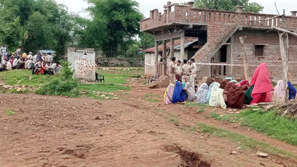 Same day, same way: 5 of same family found hanging in MP similar to Delhi's Burari-like incident Same day, same way: 5 of same family found hanging in MP similar to Delhi's Burari-like incident