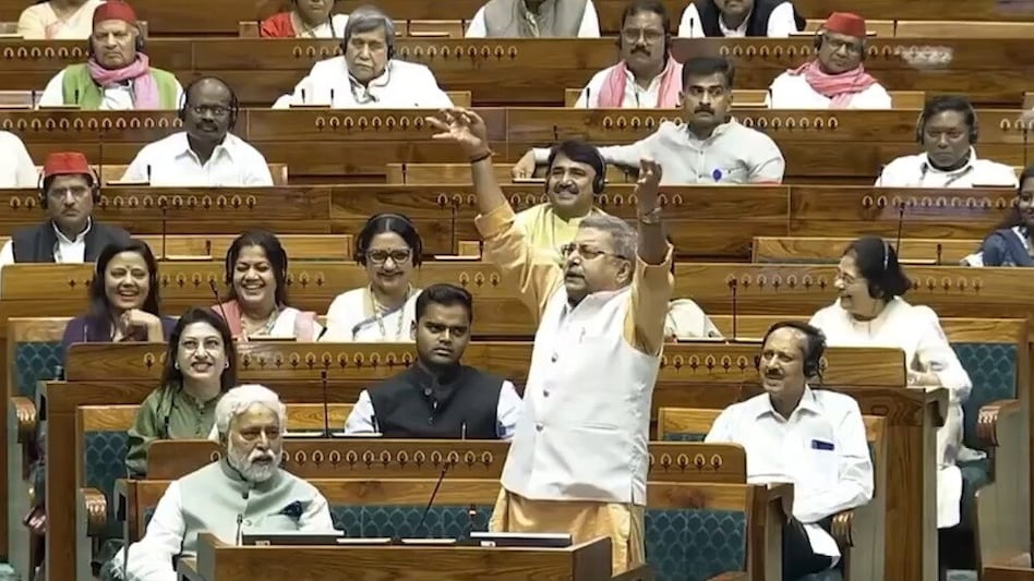 This fun exchange came amidst Banerjee's satirical take on Bharatiya Janata Party's (BJP) slogan, 'Ab Ki Baar, 400 Paar.' This fun exchange came amidst Banerjee's satirical take on Bharatiya Janata Party's (BJP) slogan, 'Ab Ki Baar, 400 Paar.'