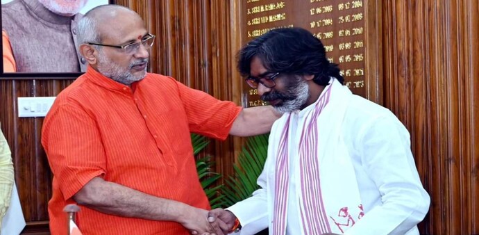 Hemant Soren with Governor. Hemant Soren with Governor.
