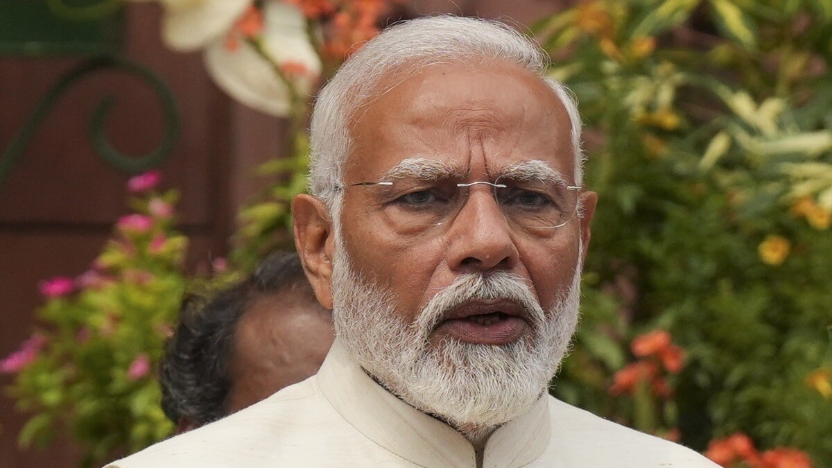 PM Modi pays tribute to Swami Vivekananda on His 122nd Death Anniversary