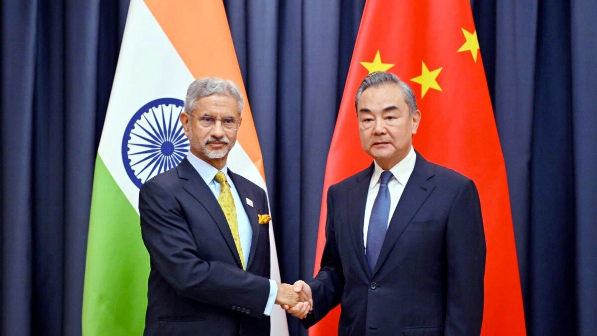 S Jaishankar meets Wang Yi in Astana, discuss border issues S Jaishankar meets Wang Yi in Astana, discuss border issues