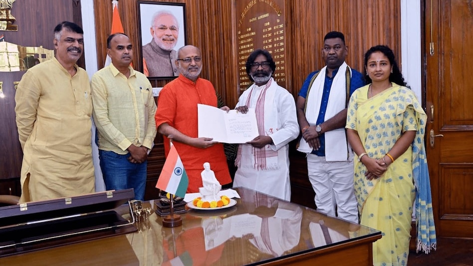 Hemant Soren takes oath as the 13th Chief Minister of Jharkhand Hemant Soren takes oath as the 13th Chief Minister of Jharkhand
