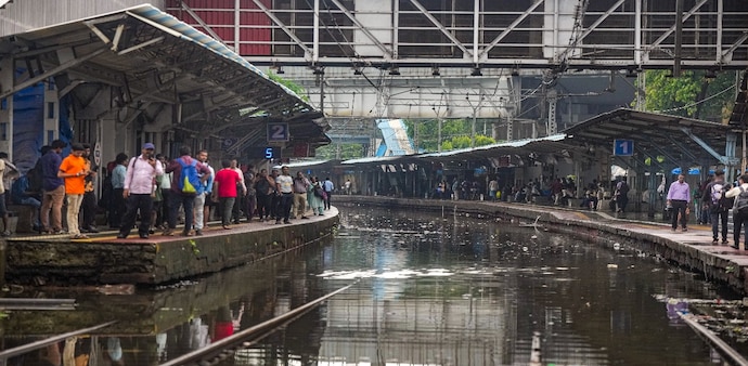 In the 24 hours ending at 8 AM, Mumbai's island city saw 115.63 mm of rain, In the 24 hours ending at 8 AM, Mumbai's island city saw 115.63 mm of rain,
