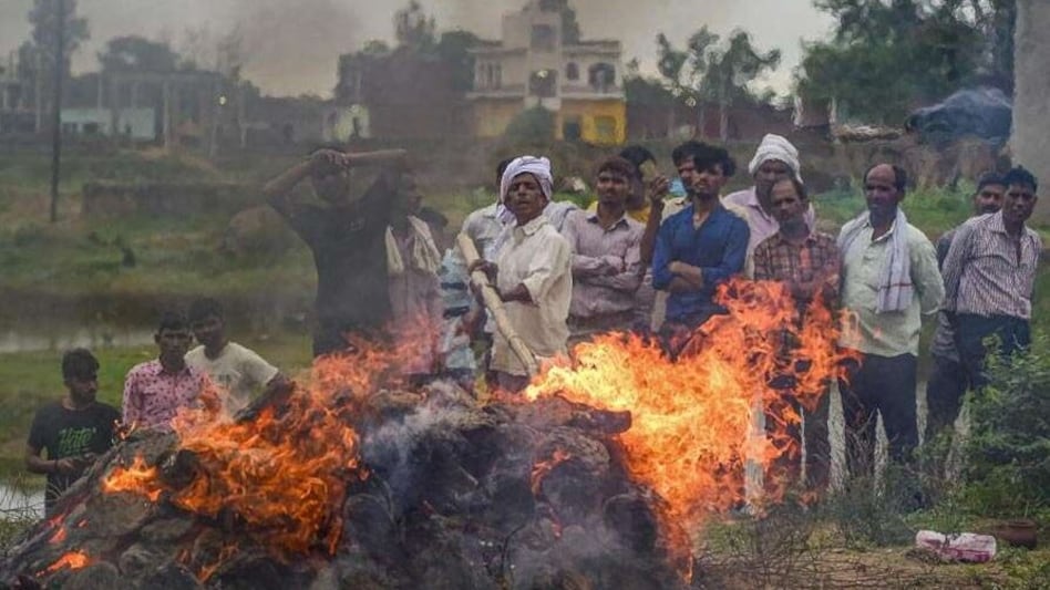 Hathras stampede: UP govt suspends 6 local officials, SIT report says 'conspiracy' angle can't be negated Hathras stampede: UP govt suspends 6 local officials, SIT report says 'conspiracy' angle can't be negated
