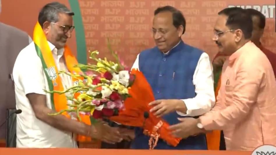 AAP MLA Kartar Singh Tanwar joins BJP AAP MLA Kartar Singh Tanwar joins BJP