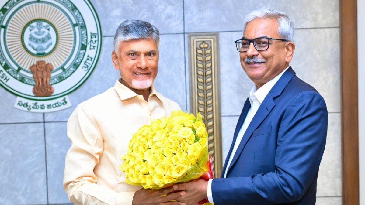 Chandrababu Naidu wants an oil refinery, petrochemical complex in Andhra Pradesh Chandrababu Naidu wants an oil refinery, petrochemical complex in Andhra Pradesh