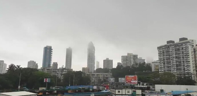 Mumbai woke up to heavy rain on Friday. (Photo: India Today) Mumbai woke up to heavy rain on Friday. (Photo: India Today)