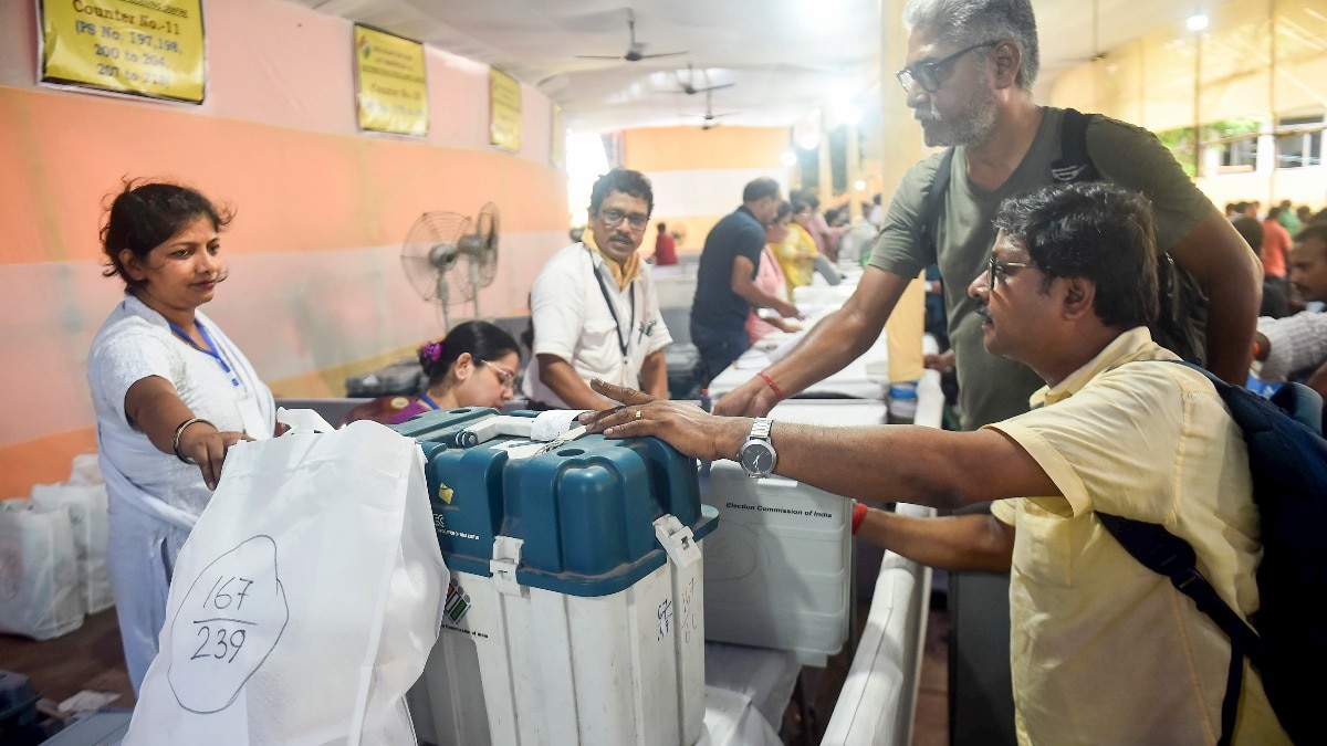 The counting of votes began at 8 am at key constituencies in West Bengal, Uttarakhand, Madhya Pradesh, Himachal Pradesh, Tamil Nadu, Punjab and Bihar. The counting of votes began at 8 am at key constituencies in West Bengal, Uttarakhand, Madhya Pradesh, Himachal Pradesh, Tamil Nadu, Punjab and Bihar.