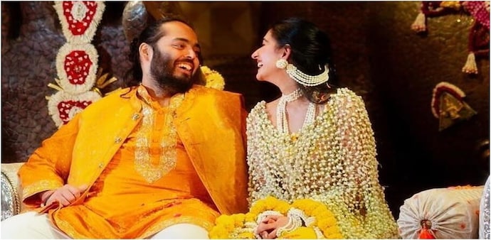 Anant Ambani, the youngest heir of billionaire magnate Mukesh Ambani, and Radhika Merchant, daughter of industrialist Viren Merchant, got married in Mumbai on July 12. Anant Ambani, the youngest heir of billionaire magnate Mukesh Ambani, and Radhika Merchant, daughter of industrialist Viren Merchant, got married in Mumbai on July 12.