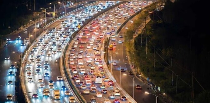 Analysts believe that price-conscious people or those at the lower end of the pyramid are buying used cars. Analysts believe that price-conscious people or those at the lower end of the pyramid are buying used cars.