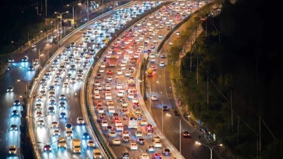 Analysts believe that price-conscious people or those at the lower end of the pyramid are buying used cars. Analysts believe that price-conscious people or those at the lower end of the pyramid are buying used cars.