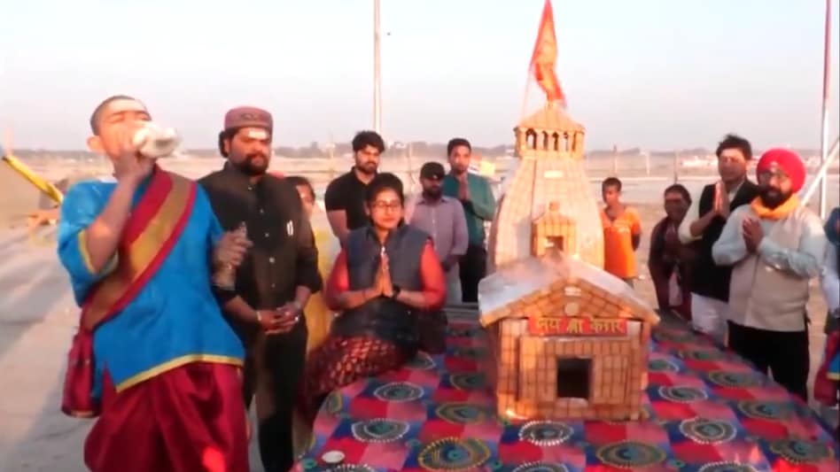 Uproar over Kedarnath Temple replica in Delhi: Here's why the priests are unhappy Uproar over Kedarnath Temple replica in Delhi: Here's why the priests are unhappy