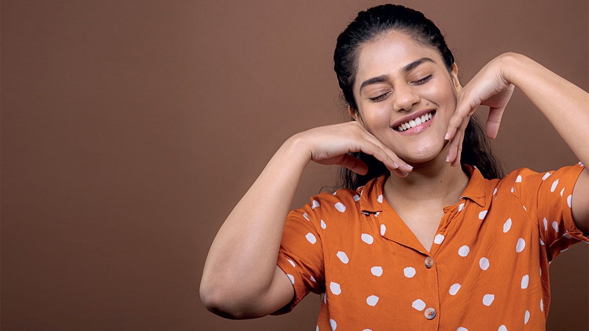 The rising trend of face yoga helps soften and relax your face muscles to alleviates tension and stress The rising trend of face yoga helps soften and relax your face muscles to alleviates tension and stress