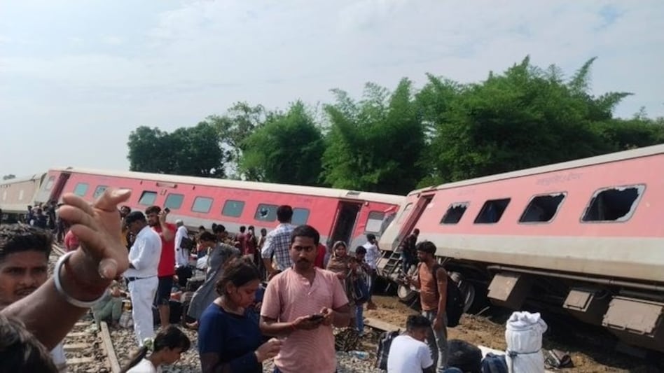 Chandigarh-Dibrugarh Express derails in UP's Gonda; 4 dead, 6 seriously injured Chandigarh-Dibrugarh Express derails in UP's Gonda; 4 dead, 6 seriously injured