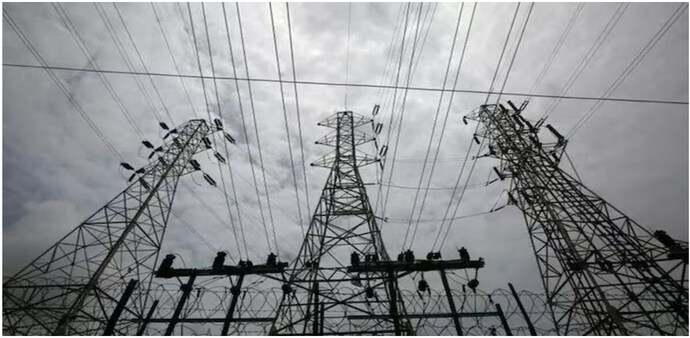 In late May, India issued a heatwave alert as New Delhi saw temperatures soaring to 49°C, leading to a rise in electricity consumption In late May, India issued a heatwave alert as New Delhi saw temperatures soaring to 49°C, leading to a rise in electricity consumption