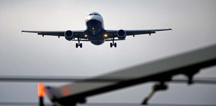 Microsoft outage: Govt asks airlines to inform passengers about delays and cancellations of flights Microsoft outage: Govt asks airlines to inform passengers about delays and cancellations of flights