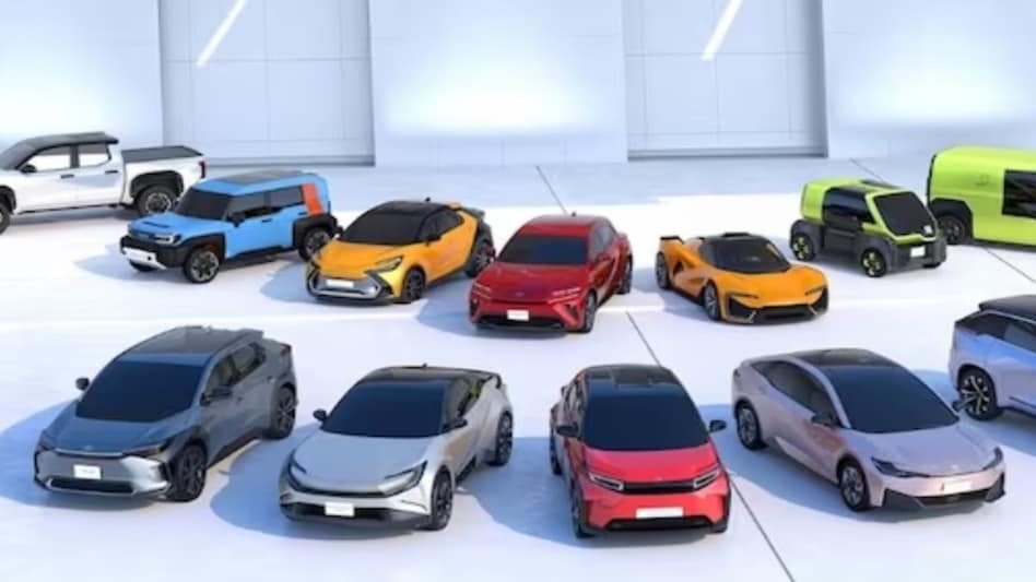 The automobile sector stands out, as it contributes to over 7% of the GDP and provides employment to over 35 million people. The automobile sector stands out, as it contributes to over 7% of the GDP and provides employment to over 35 million people.