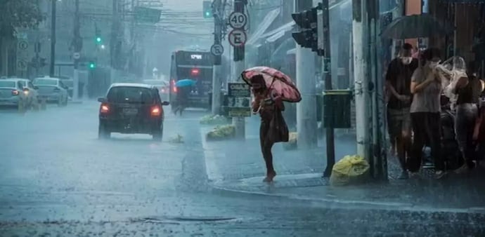 The forecast for west and central India includes very heavy rainfall for Madhya Pradesh today and sustained heavy showers for Goa until July 27. The forecast for west and central India includes very heavy rainfall for Madhya Pradesh today and sustained heavy showers for Goa until July 27.