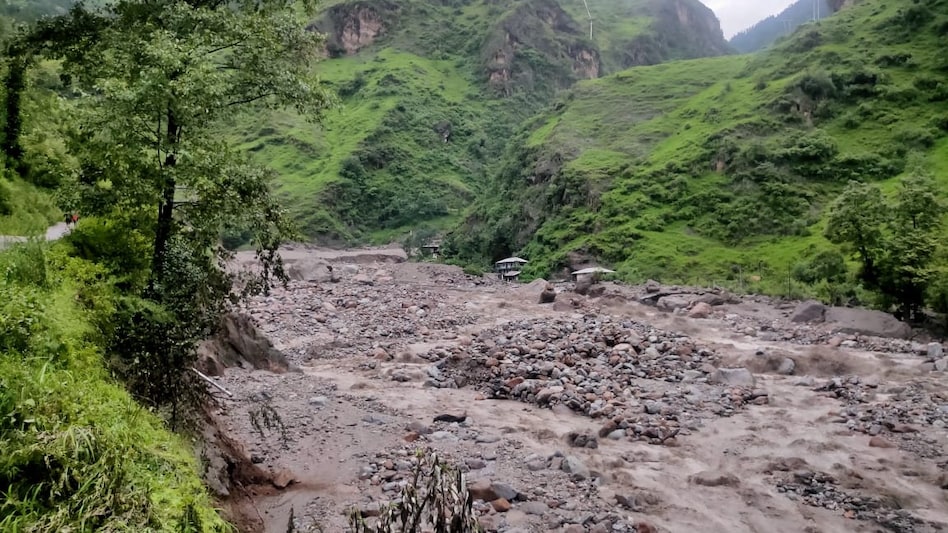 According to reports, 36 people are missing and 2 bodies have been recovered so far after a cloudburst in the Samej Khad of Rampur area in Shimla district. According to reports, 36 people are missing and 2 bodies have been recovered so far after a cloudburst in the Samej Khad of Rampur area in Shimla district.