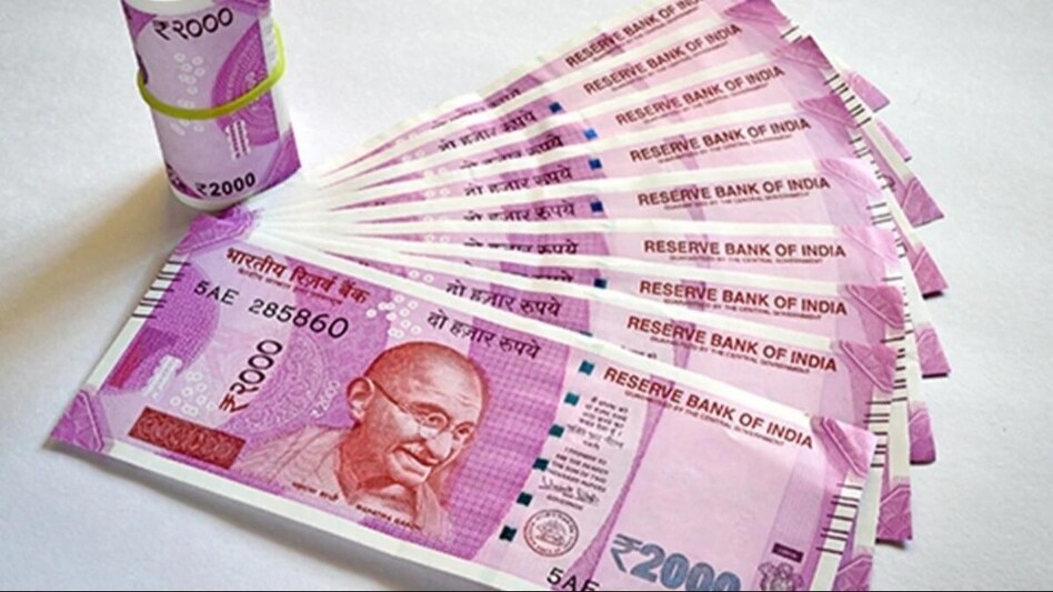 The Rs 2000 banknotes were introduced in November 2016, following the demonetisation of the then-prevailing Rs 1000 and Rs 500 banknotes. The Rs 2000 banknotes were introduced in November 2016, following the demonetisation of the then-prevailing Rs 1000 and Rs 500 banknotes.