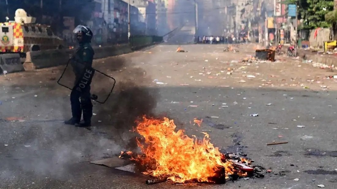 'We will form interim government': Bangladesh's army chief calls for peace as PM Sheikh Hasina flies to India 'We will form interim government': Bangladesh's army chief calls for peace as PM Sheikh Hasina flies to India