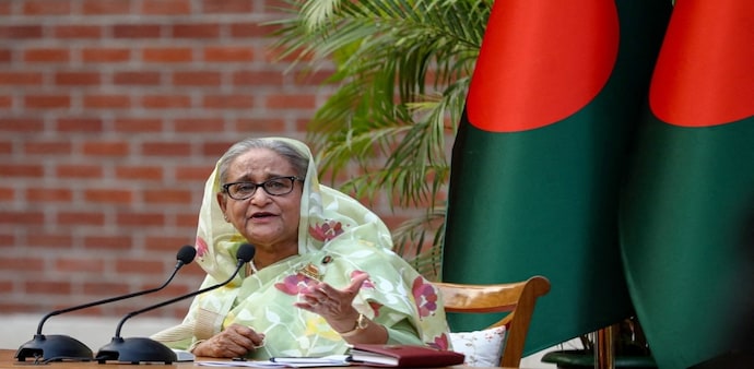 Sheikh Hasina arrived in India on Monday Sheikh Hasina arrived in India on Monday