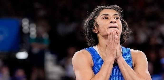 Phogat, in a desperate bid to make the cut, resorted to severe dehydration by going hungry, avoiding fluids, and staying up all night to sweat out the excess weight. Phogat, in a desperate bid to make the cut, resorted to severe dehydration by going hungry, avoiding fluids, and staying up all night to sweat out the excess weight.