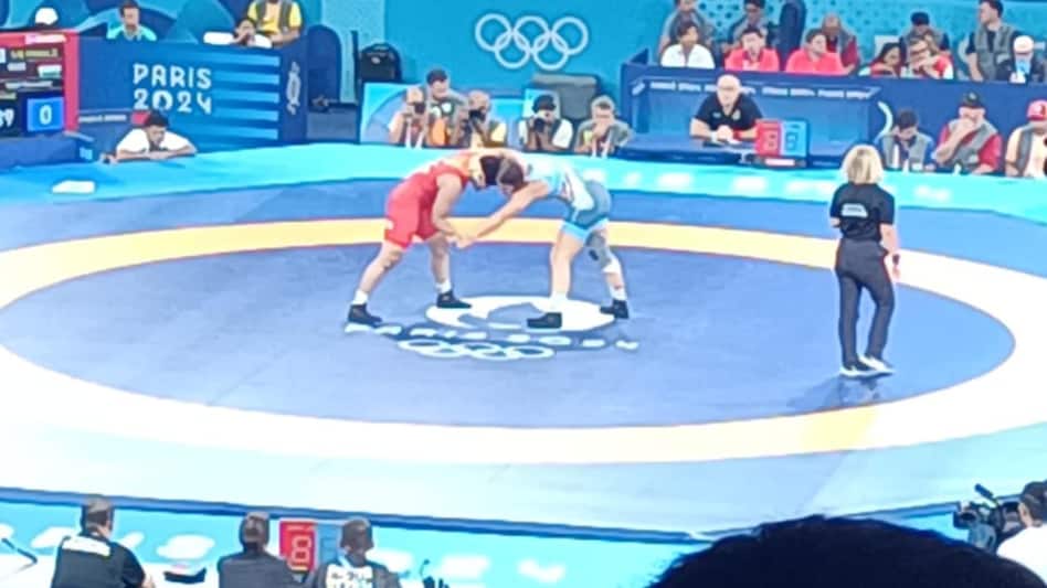 Reetika Hooda dominated the round of 16 and marched on to the quarter-final. Reetika Hooda dominated the round of 16 and marched on to the quarter-final.