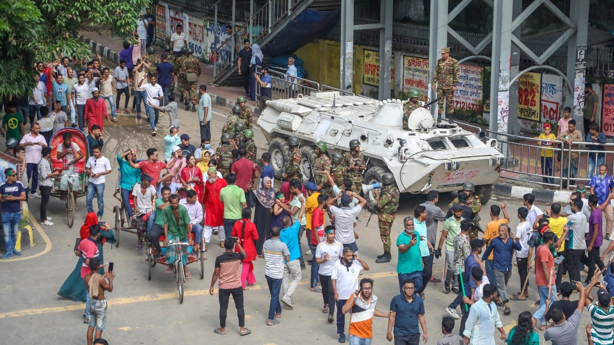 Hindus in Bangladesh continue to face violent attacks. Hindus in Bangladesh continue to face violent attacks.