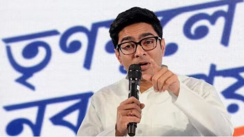 Shortly after midnight on Thursday, unidentified miscreants entered the premises of RG Kar Medical College and vandalised portions of the medical facility. Shortly after midnight on Thursday, unidentified miscreants entered the premises of RG Kar Medical College and vandalised portions of the medical facility.