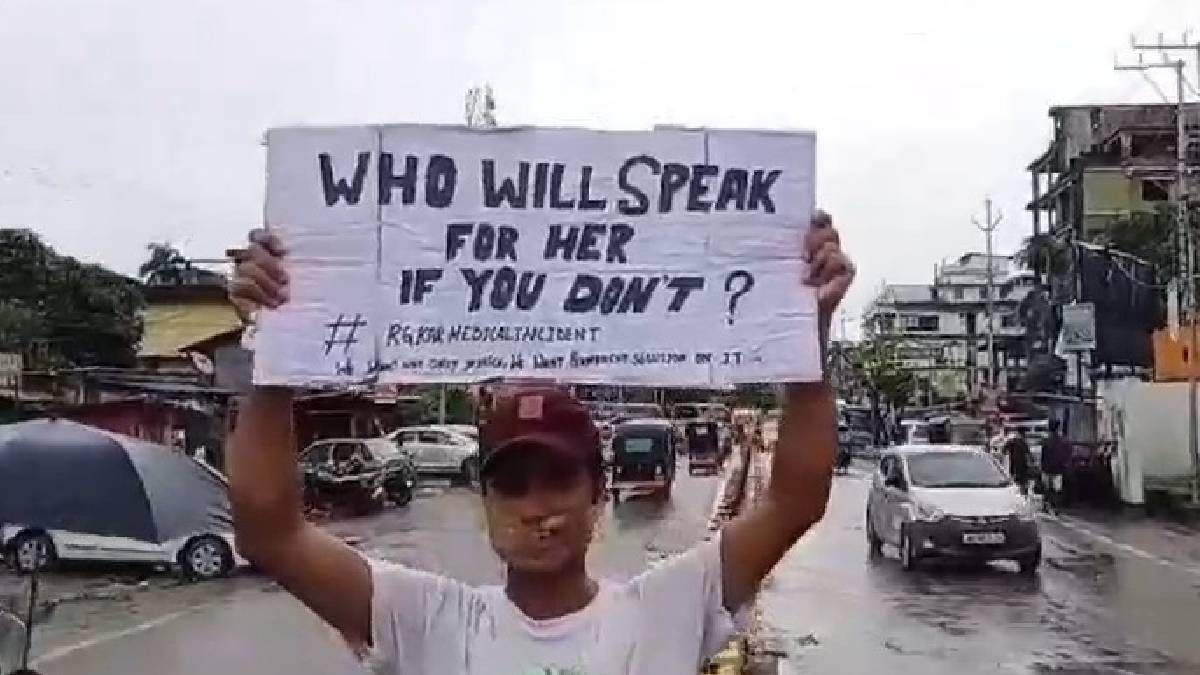 The family also claimed that the police delayed allowing them to see their daughter’s body, and when they did, they observed signs that made them doubt the official narrative. The family also claimed that the police delayed allowing them to see their daughter’s body, and when they did, they observed signs that made them doubt the official narrative.