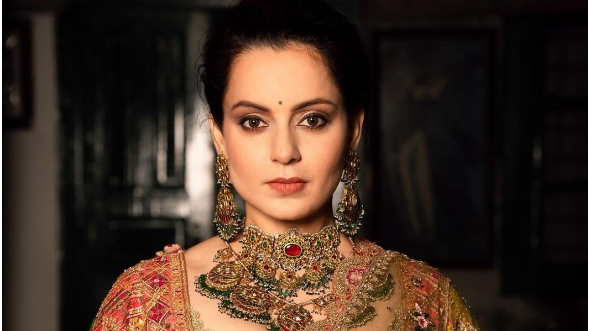 Despite her harsh critique, Kangana did acknowledge that she has met a few writers and directors in the industry who do not fit this mold. Despite her harsh critique, Kangana did acknowledge that she has met a few writers and directors in the industry who do not fit this mold.