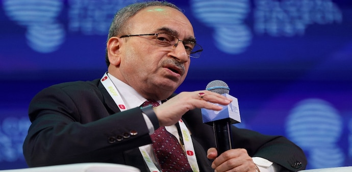 Khara’s remarks come amid growing concerns from the Reserve Bank of India (RBI) and the government regarding the deceleration in deposit growth across the banking sector. Khara’s remarks come amid growing concerns from the Reserve Bank of India (RBI) and the government regarding the deceleration in deposit growth across the banking sector.