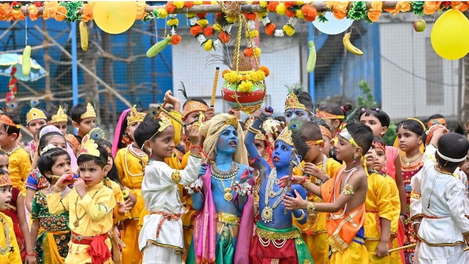 Dahi Handi, literally meaning "pot of curd," is a thrilling and colorful celebration that involves forming human pyramids to reach and break a high-hanging pot filled with curd and other goodies. Dahi Handi, literally meaning "pot of curd," is a thrilling and colorful celebration that involves forming human pyramids to reach and break a high-hanging pot filled with curd and other goodies.