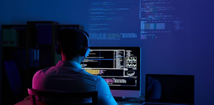 Essential web development skills for front-end and back-end/ PC: Image by pressfoto on Freepik Essential web development skills for front-end and back-end/ PC: Image by pressfoto on Freepik