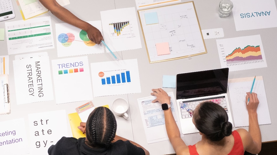 Deshpande likened the atmosphere in Bengaluru to the mess halls of Kota, where students would engage in endless discussions about JEE, assuming that mere association with the right people or places would lead to success. Deshpande likened the atmosphere in Bengaluru to the mess halls of Kota, where students would engage in endless discussions about JEE, assuming that mere association with the right people or places would lead to success.