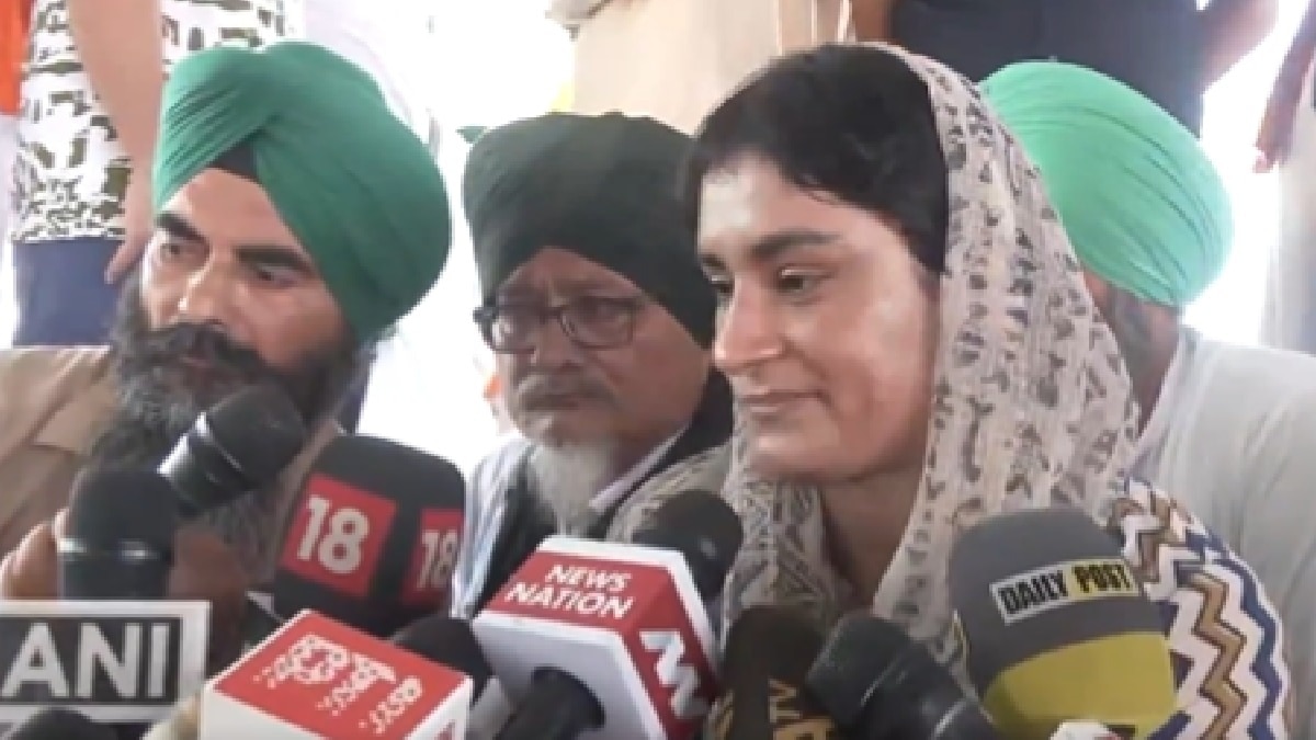 ‘It is painful to see, urge government to listen...’: Vinesh Phogat joins protesting farmers at Shambhu border 