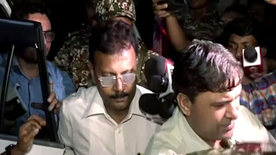 Arrested RG Kar ex-principal Sandip Ghosh undergoes medical examination at B R Hospital Arrested RG Kar ex-principal Sandip Ghosh undergoes medical examination at B R Hospital