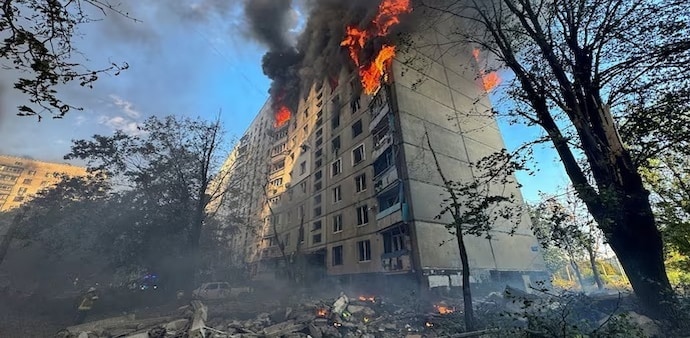 Russia launches airstrike on Ukraine Russia launches airstrike on Ukraine