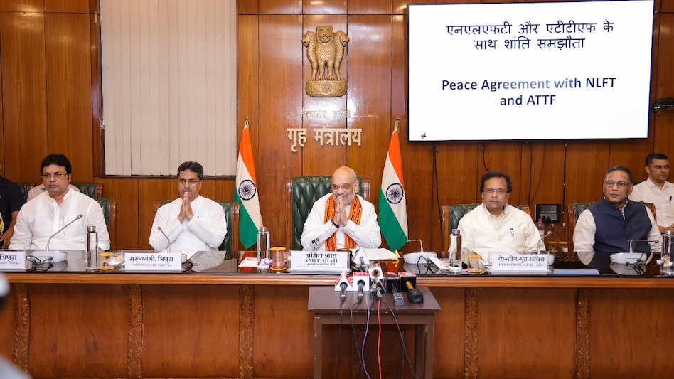 Union Home Minister Amit Shah, Tripura CM Manik Saha and others dignitaries during the signing of peace agreement between the representatives of the Government of India, Government of Tripura, NLFT and ATTF, in New Delhi on September 4, 2024. Union Home Minister Amit Shah, Tripura CM Manik Saha and others dignitaries during the signing of peace agreement between the representatives of the Government of India, Government of Tripura, NLFT and ATTF, in New Delhi on September 4, 2024.