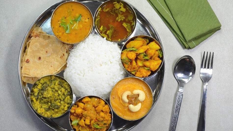 On a monthly basis from July to August 2024, the veg thali saw a decline of 4 per cent, while the non-veg thali declined by 3 per cent. On a monthly basis from July to August 2024, the veg thali saw a decline of 4 per cent, while the non-veg thali declined by 3 per cent.