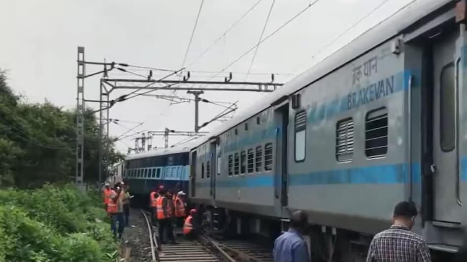 Two Coaches of Somnath Express Derail in Jabalpur; No Casualties Reported Two Coaches of Somnath Express Derail in Jabalpur; No Casualties Reported