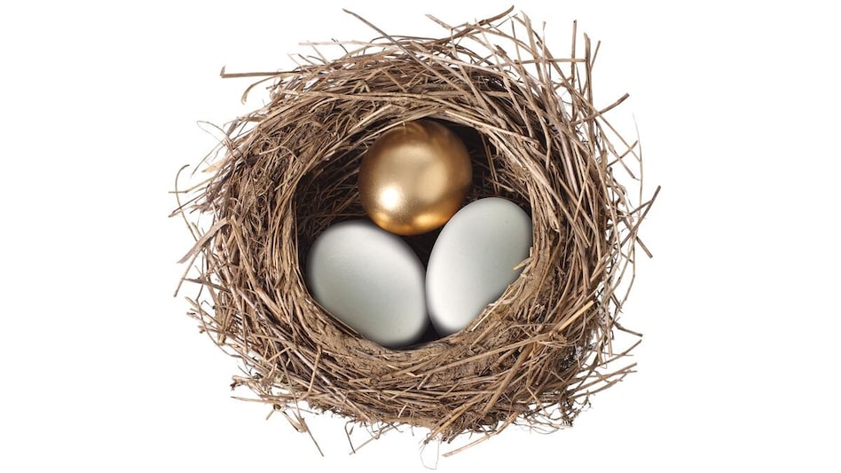 The main difference between Exchange-Traded Funds (ETFs) and Mutual Funds lies in their trading characteristics and management styles. The main difference between Exchange-Traded Funds (ETFs) and Mutual Funds lies in their trading characteristics and management styles.